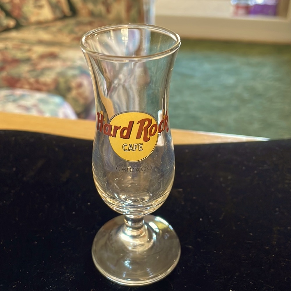 😀 HARD ROCK CAFE GLASS 4” PREOWNED CHICAGO TRAVEL SOUVENIR GREAT CONDITION